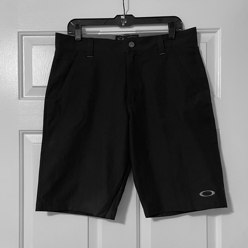 NEW! Mens Oakley Take 2.5 Golf Short Classic Jet Black Size 33 [441931-01K] - Picture 2 of 12